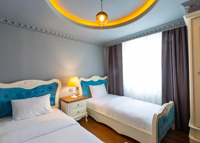 Real King Suite Hotel